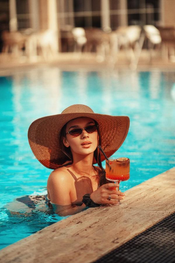 Marbella Beach Hotel Голем Экстерьер фото