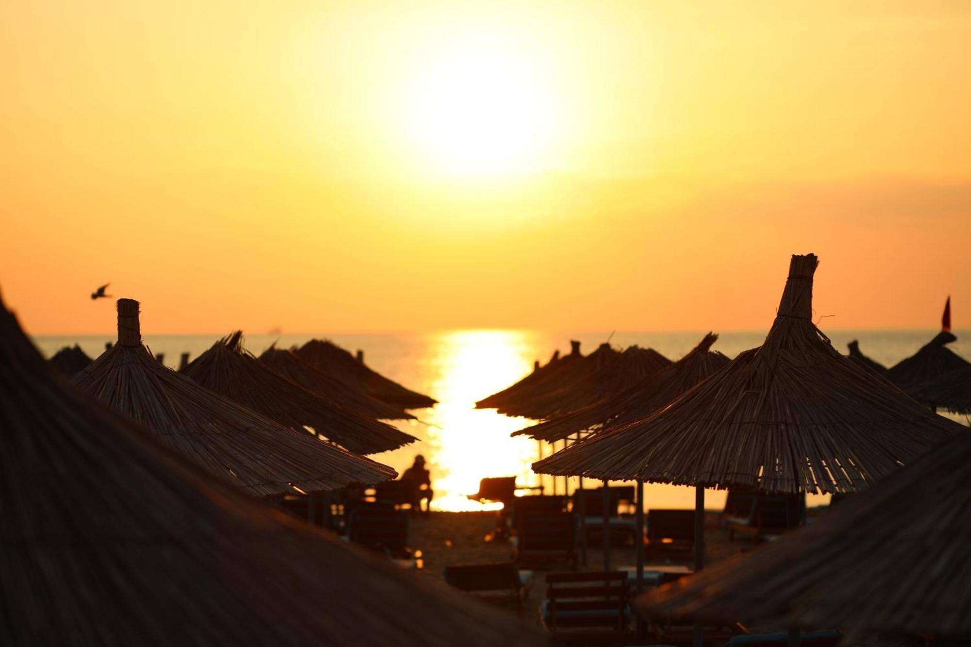 Marbella Beach Hotel Голем Экстерьер фото